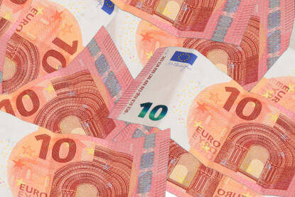 Novčanice od 10 evra Novčanica od 10 eura.Euro (simbol: €; kod: EUR) službena je valuta 20 od 27 država članica Europske unije.