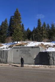 Igman, Spomenik Igmanskom maršu Spomenik Igmanskom maršu na Velikom polju