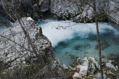 Bistra voda,rijeka Baščica teče kroz kamenu masu. BiH