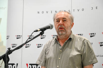 Drago Hedl, novinar Drago Hedl, novinar. Held se novinarstvom bavi od 1980 i dobitnik je brojnih priznanja i nagrada. Pisao je za Feral Tribune, Slobodnu Dalmaciju, Glas Slavonije, Novi list Jutarnji list i druge.
