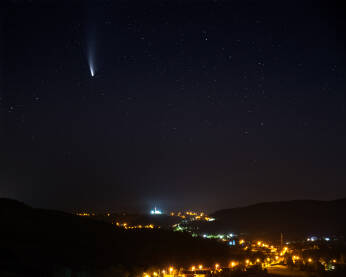 Neowise Neowise komet iznad Izačića