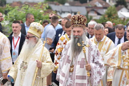 Patrijarh Porfirije Obilježavanje stradanja Srba u Srednjem Podrinju i Birču u Bratuncu, 31 godina, 1. juli 2023. godina.
Svetu arhijerejsku liturgiju predvodio je patrijarh srpski Porfirije.