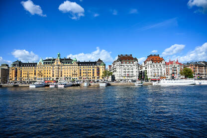 Stockholm, Švedska: Zgrade u centru grada. Obala Strandvägen sa historijskim zgradama.