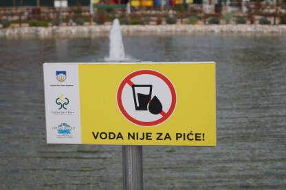 Znak voda nije za piće Znak voda nije za piće