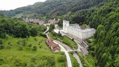 Franjevački samostan u Kraljevoj Sutjesci.