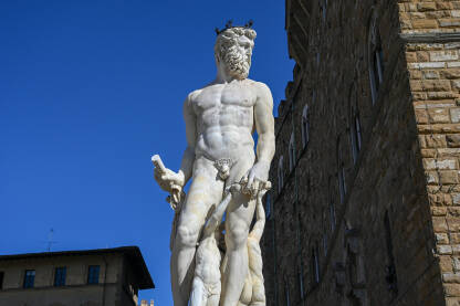 Replika kipa Michelangelovog Davida u Firenci Firenca, Italija: Replika kipa Michelangelovog Davida ispred Palazzo Vecchio, Firenca. Skulptura Davida.