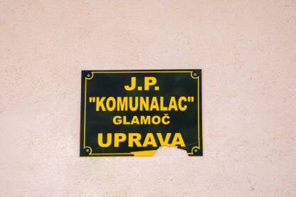 Javno preduzeće "Komunalac" Glamoč - Uprava - Tabla Tabla uprave javnog preduzeće "Komunalac" Glamoč