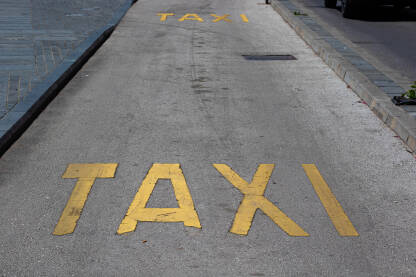 Taxi stajalište Oznaka za taxi stajalište na cesti