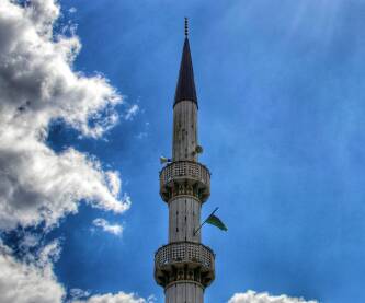 Minaret džamije Minaret gradske džamije u Bosanskom Petrovcu.