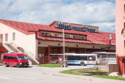 Autobuska stanica Pale Ulaz i izlaz na/sa perona autobuske stanice na Palama.