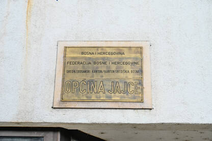 Općina Jajce, BiH. Tabla i zastava.