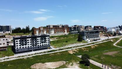 Apartmansko naselje na planini Bjelašnici.