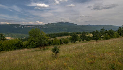 Crvena greda pogled na Crvenu Gredu kod starog grada Havala