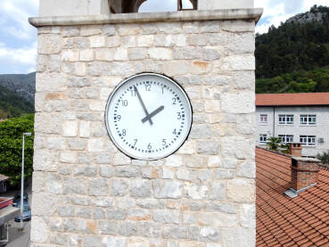 Historijski sat-kula u Stocu. Kamena sat-kula.