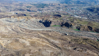 Rudnik pored Kaknja. Rudnik pored Kaknja.