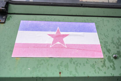 Jugoslovenska zastava Jugoslovenska zastava. Socijalistička Federativna Republika Jugoslavija, SFRJ.