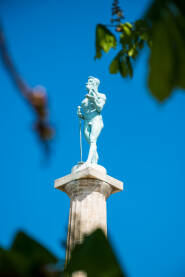 Pobednik na Kalemegdanu Statua Beogradskog pobednika na tvrđavi Kalemegdan u Beogradu.