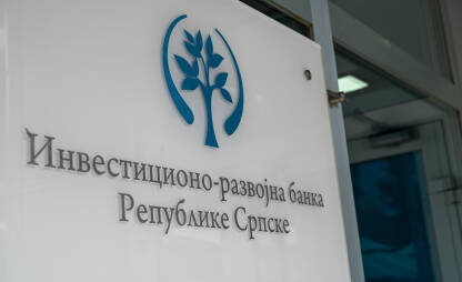 Investiciono-razvojna banka Republike Srpske Investiciono-razvojna banka Republike Srpske (IRB RS), sa sjedištem u Banjaluci, registrovana je kao akcionarsko društvo a 100 odsto vlasništva ima Republika Srpska.