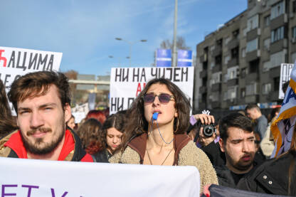 Beograd, Srbija: Studentski protesti. Beograd, Srbija, 27 januar 2025: Studentski protesti. Demonstracije. Veliki broj studenata sa transparentima na ulicama. Portesti nakon urušavanja betonske nadstrešnice u Novom Sadu.