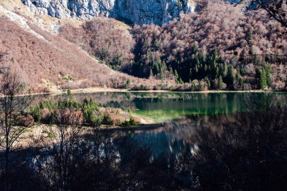Trnovačko Jezero Trnovačko Jezero na planini Maglić