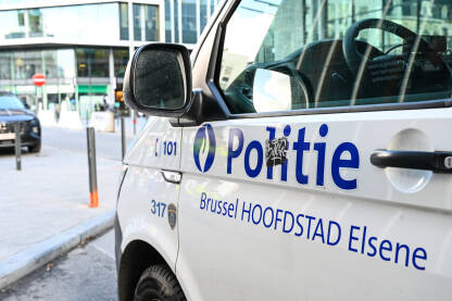 Policija u Briselu Policija u Briselu, Belgija. Policijsko vozilo.