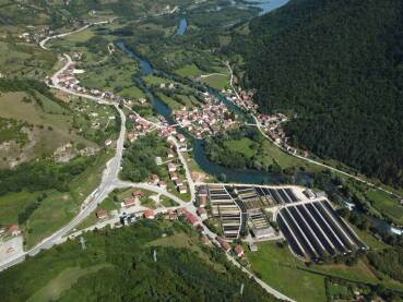 Jezero Sjedište opštine i naseljeno mjesto Jezero