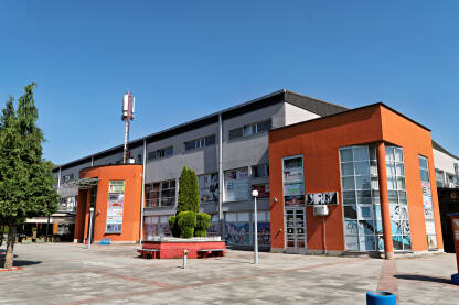 Sportski centar "Radolinka" Teslić Sportski centar "Radolinka" Teslić. Mjesto gdje sport postaje zabava.