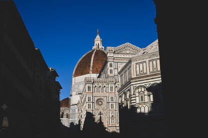 Katedrala u Firenci, Italija. Firenca, Italija: Katedrala u Firenci. Katedrala u centru grada, ujedno i katedralna bazilika Firentinske nadbiskupije. Cattedrale di Santa Maria del Fiore.