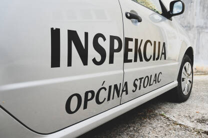 Inspekcija Stolac, oznaka na vozilu Inspekcija Stolac, oznaka na vozilu. Auto inspektora u Stocu.