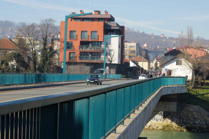 Zeleni most3 Zeleni most u Banjaluci sa dominantnom ogradom
