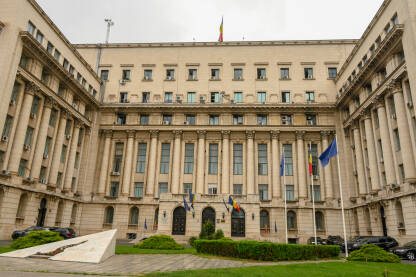 Senatska palata, bivše sjedište Centralnog komiteta Rumunske komunističke partije u Bukureštu. Palata Ministarstva unutrašnjih poslova.