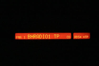 BH radio 1, Bosna i Hercegovina. Digitalni radio displej u automobilu. BH radio 1, Bosna i Hercegovina. Digitalni radio displej u automobilu.