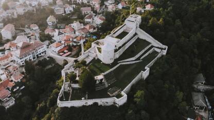 Stari grad u Travniku Stari grad u Travniku iz zraka