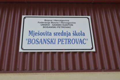 Mješovita srednja škola, Bosanski Petrovac Mješovita srednja škola Bosanski Petrovac, tabla.