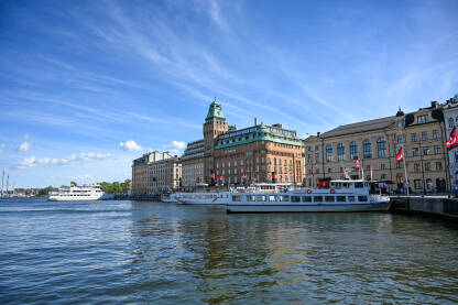Stockholm, Švedska: Zgrade u centru grada. Obala sa historijskim zgradama.