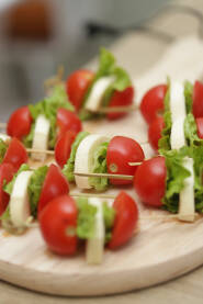 Mocarela i paradajz ketering, mozzarella i cherry