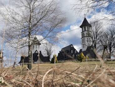 Duga Njiva Manastir Svetih Cara Lazara i proroka Ilije na Dugoj Njivi- Trebavi kod Modriče.