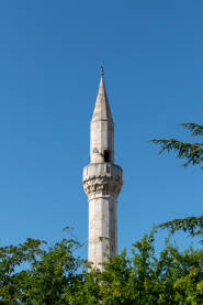 Minaret Minaret naspram plavog neba