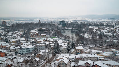 Bihać Bihać prekriven snijegom