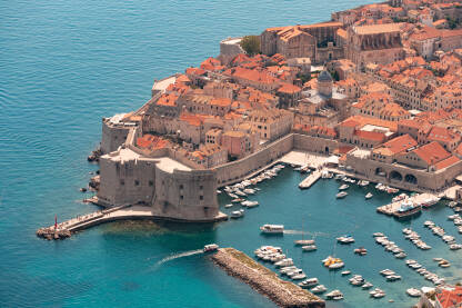 Dubrovnik Dubrovnik, Stari Grad, snimljen sa vidikovca Srđ.