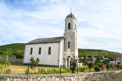 Crkva sv. Vasilija Ostroškog u Blagaju Crkva sv. Vasilija Ostroškog u Blagaju, grad Mostar, BiH. Pravoslavna crkva. Crkva je 2008. proglašena nacionalnim spomenikom Bosne i Hercegovine.
