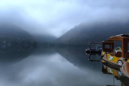 Jezero u jesen Jezero, priroda, jesen