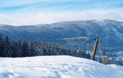 Skijanje na Vlašiću Ski lift na Vlašiću.