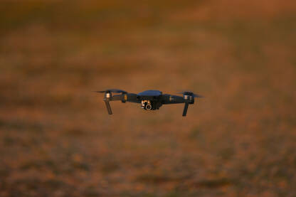Dron u zraku Dron u zraku, snimanje iz zraka