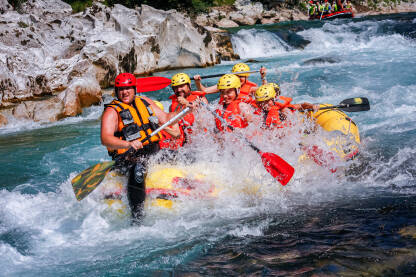 Rafting na Neretvi Splav ulazi u "buk" na rijeci Neretvi.