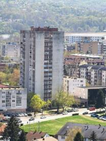 Pogled sa Dobojske Tvrdjave na centar grada, gdje je vidjiv prepoznatljivi dio grada