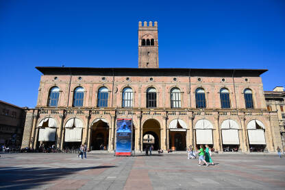 Bologna, Italija Bologna, Italija. Bolonja. Piazza Maggiore, glavni trg u gradu. Palazzo Re Enzo.