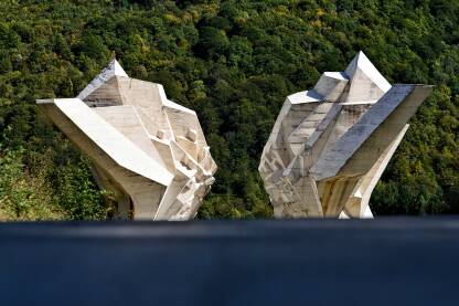 Spomenik podignut na Tjentištu kod Foče 1971 godine.