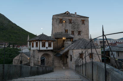 Helegija kula, Stari most, Mostar Helebija kula i stari most u Mostaru