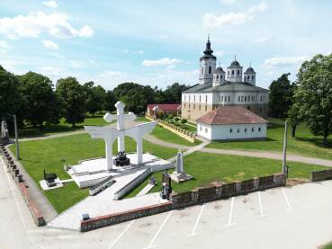 Obudovac, Hram rođenja Presvete Bogorodice Selo Obudovac kod Šamca. Hram rođenja Presvete Bogorodice